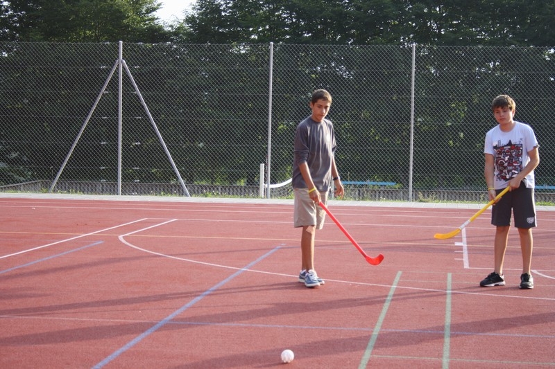 Village Camps International Summer Camp Leysin, Switzerland 2026-08-15 https://www.villagecamps.com/journals_admin/images/693-23-street hockey (8).jpg